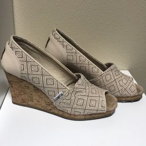 Toms wedges